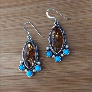 $68  Navajo Running Bear Estate Earrings  Sterling Silver  Marked RB 925